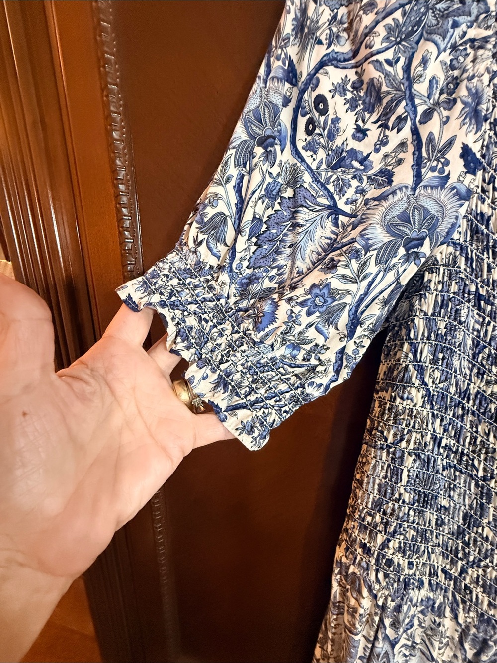 Max Studio Chinoiserie (Asian art)
Floral short sleeve Smocked Maxi Dress
Large - Picture 6 of 11